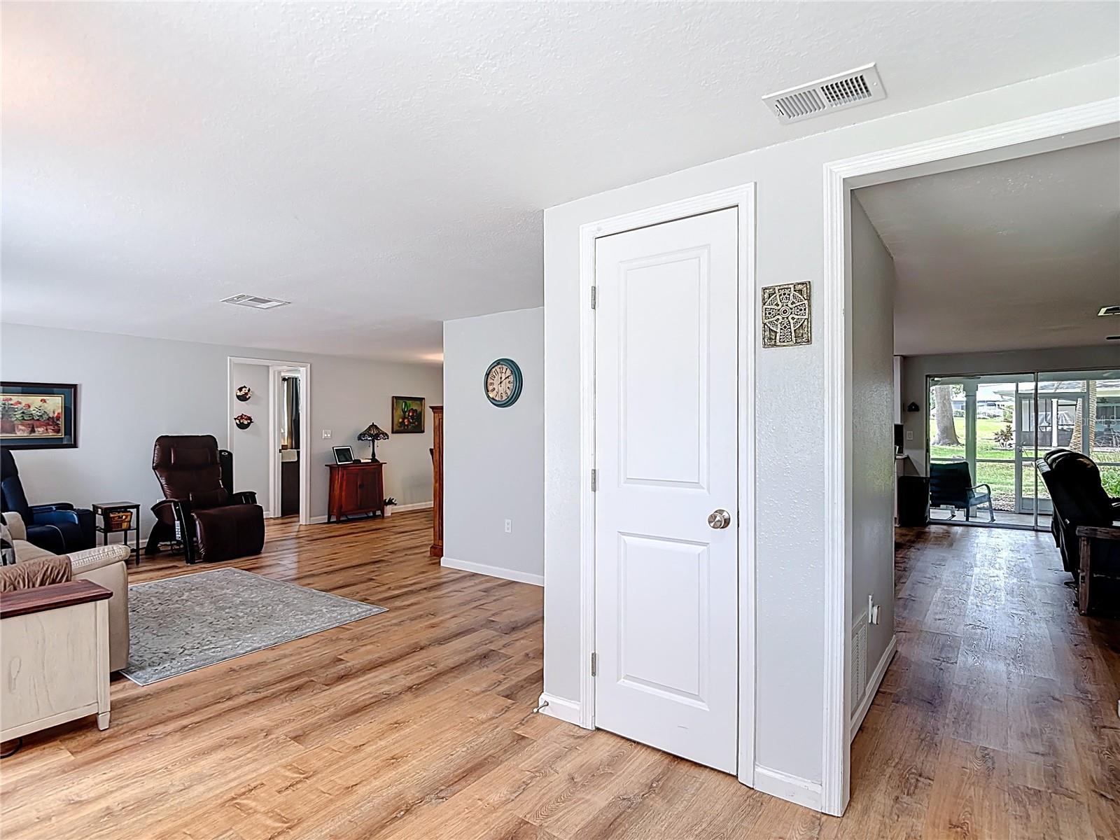 12709 Castleberry Ct Property Photo 9