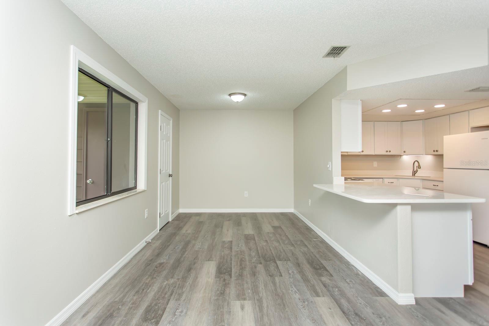 513 Fairways Cir #b Property Photo 9