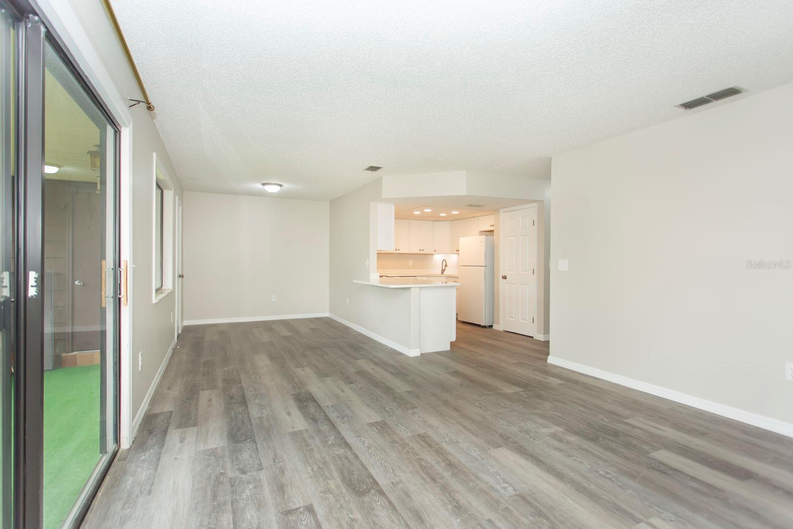 513 Fairways Cir #b Property Photo 13
