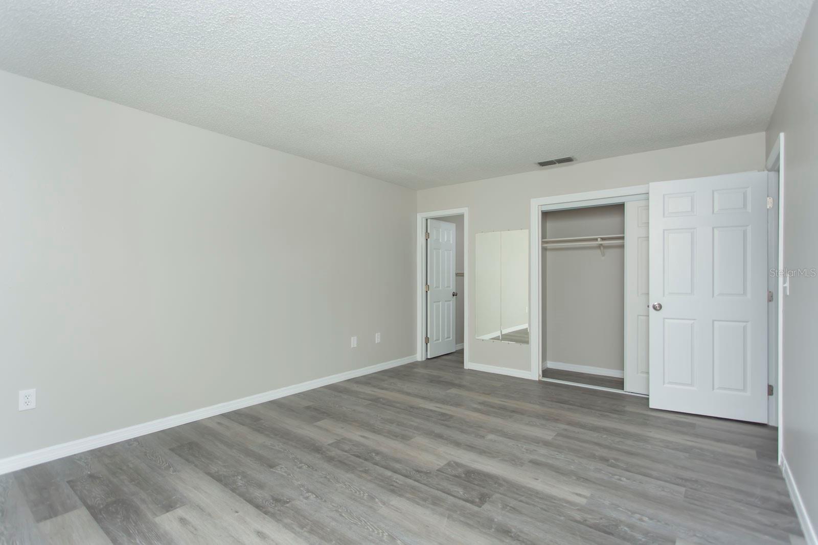 513 Fairways Cir #b Property Photo 15