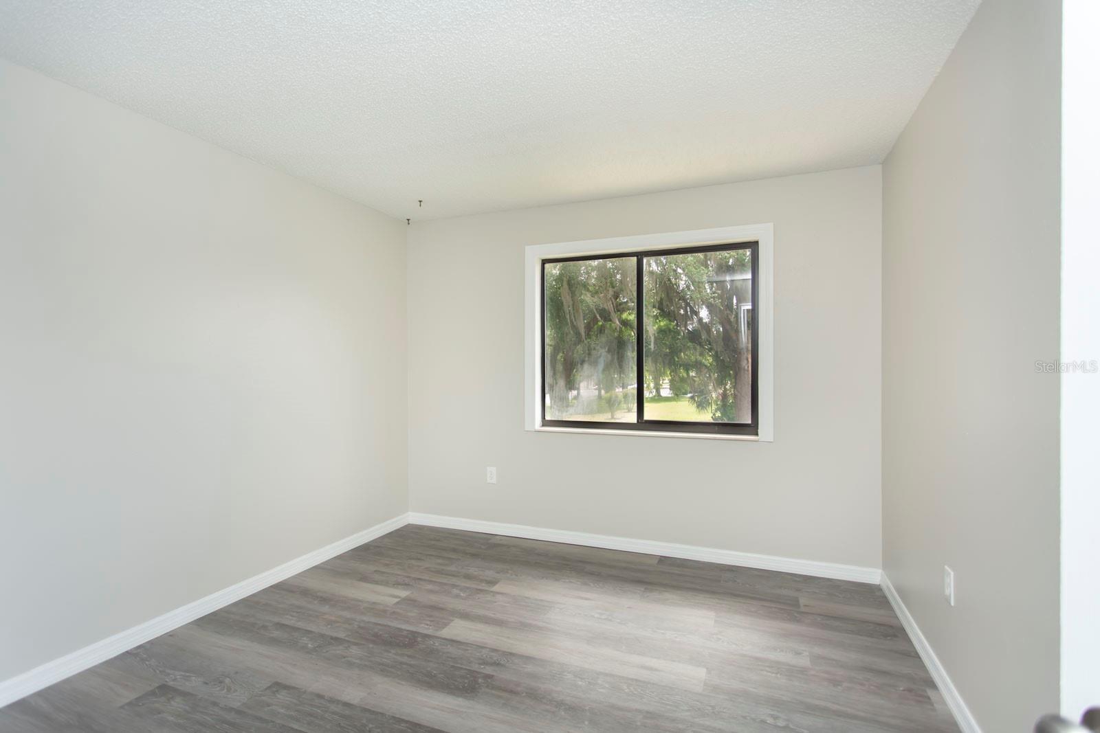 513 Fairways Cir #b Property Photo 19