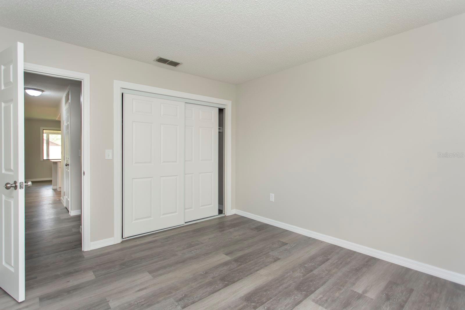 513 Fairways Cir #b Property Photo 20