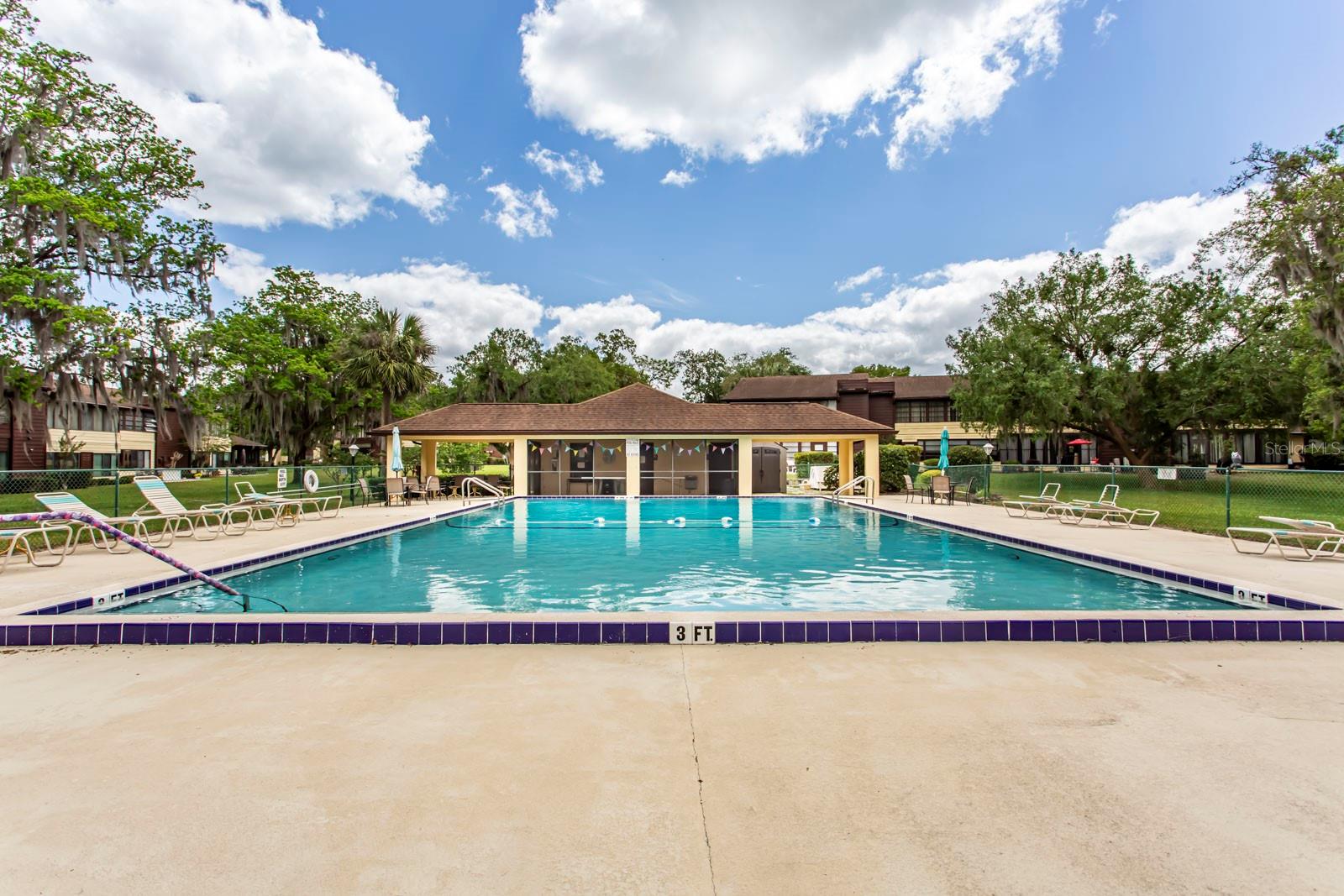 513 Fairways Cir #b Property Photo 32