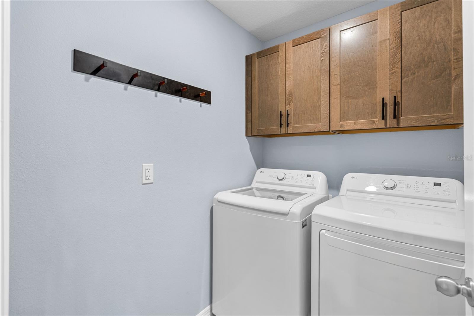 4893 Winding River Rd Property Photo 24