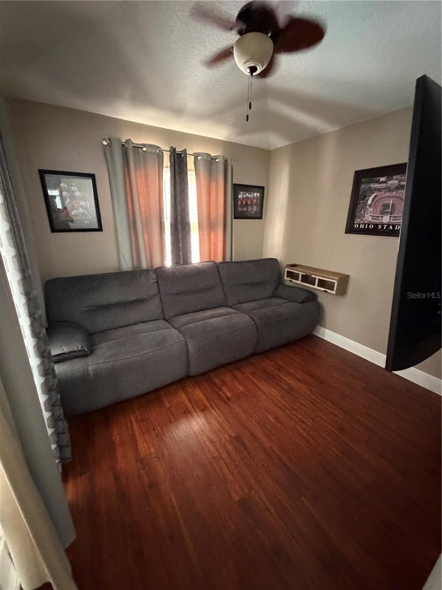 1616 Kinsmere Dr Property Photo 25