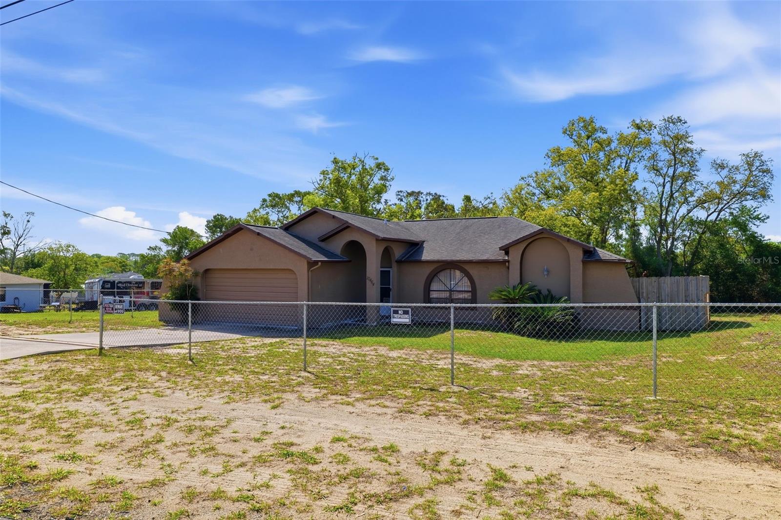 10464 Maderia St Property Photo 2