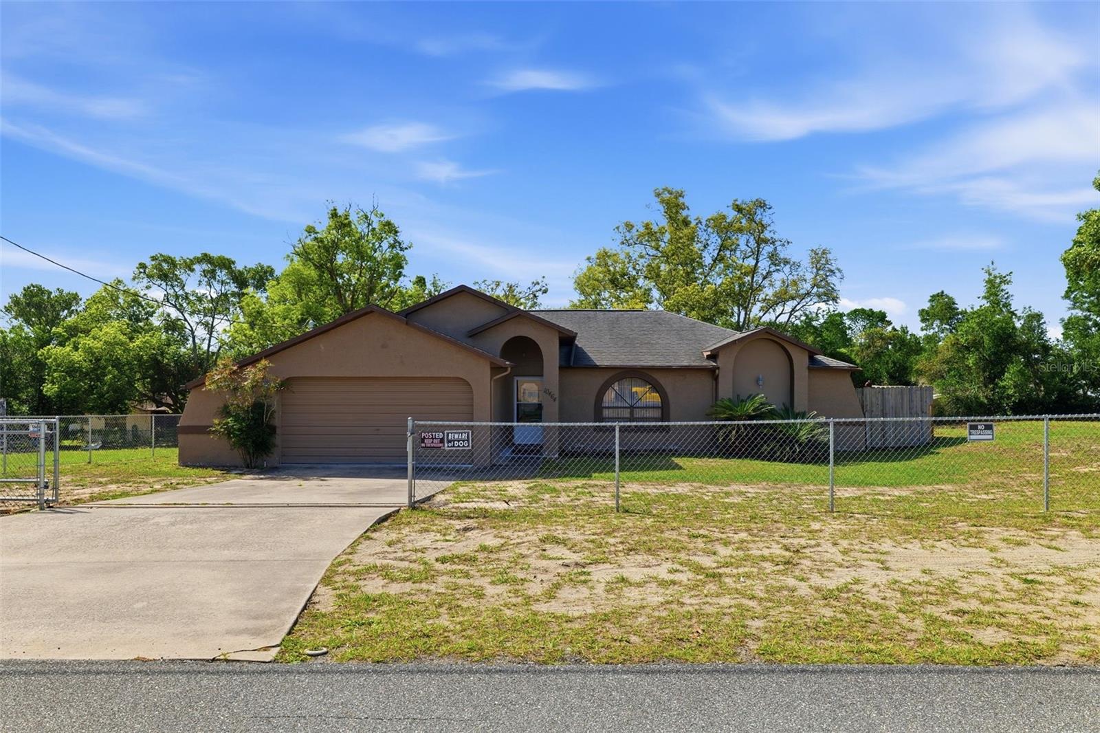 10464 Maderia St Property Photo 3