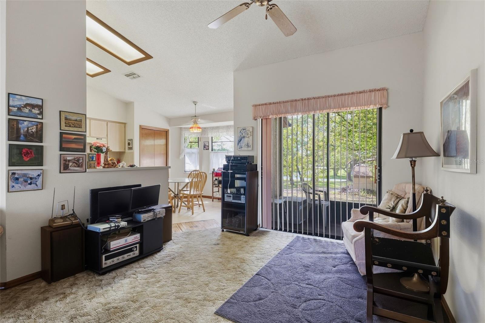 10464 Maderia St Property Photo 7