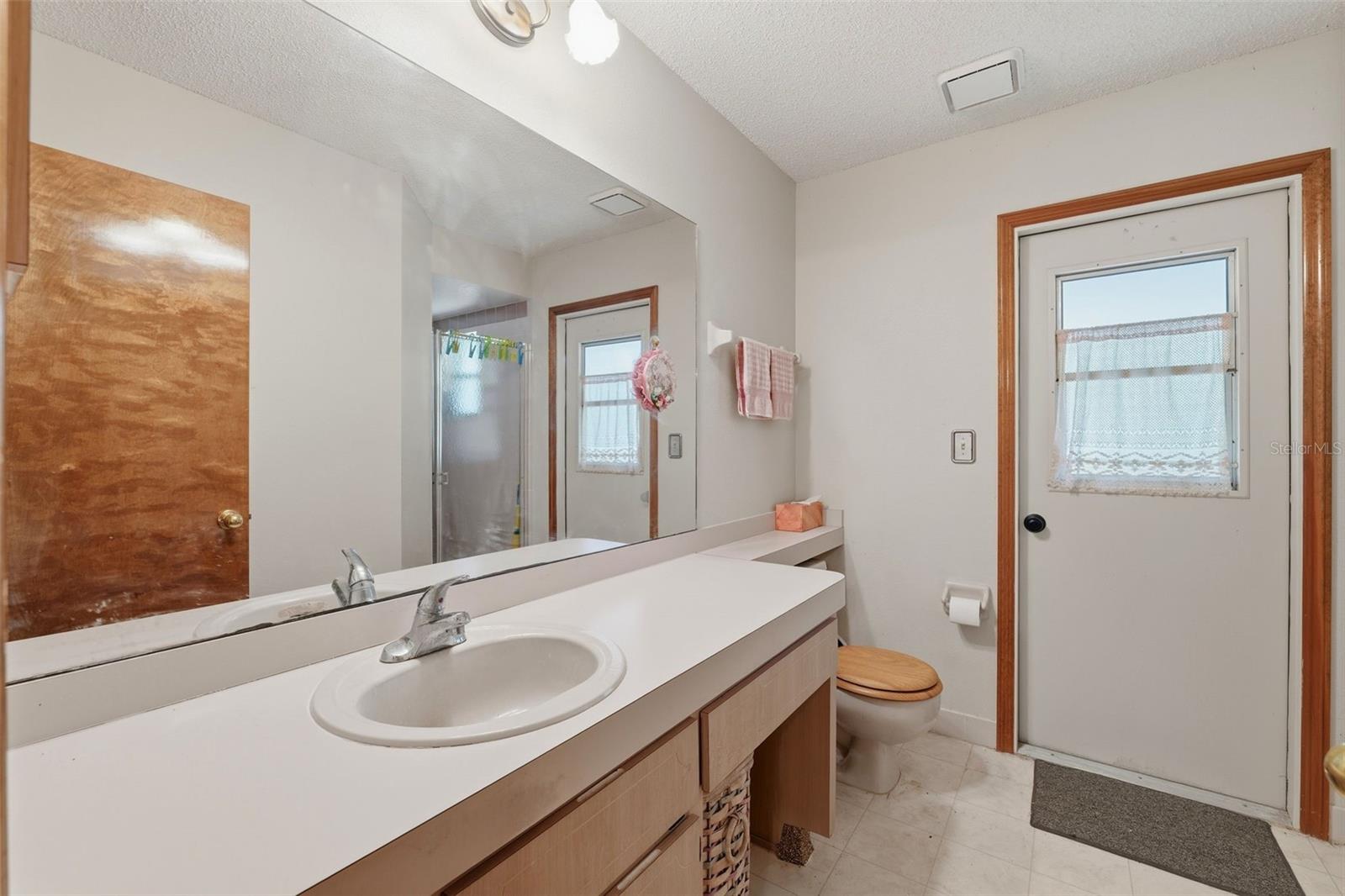 10464 Maderia St Property Photo 16