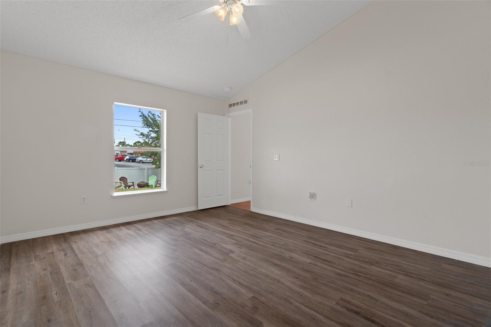11005 Matterhorn Ct Property Photo 24