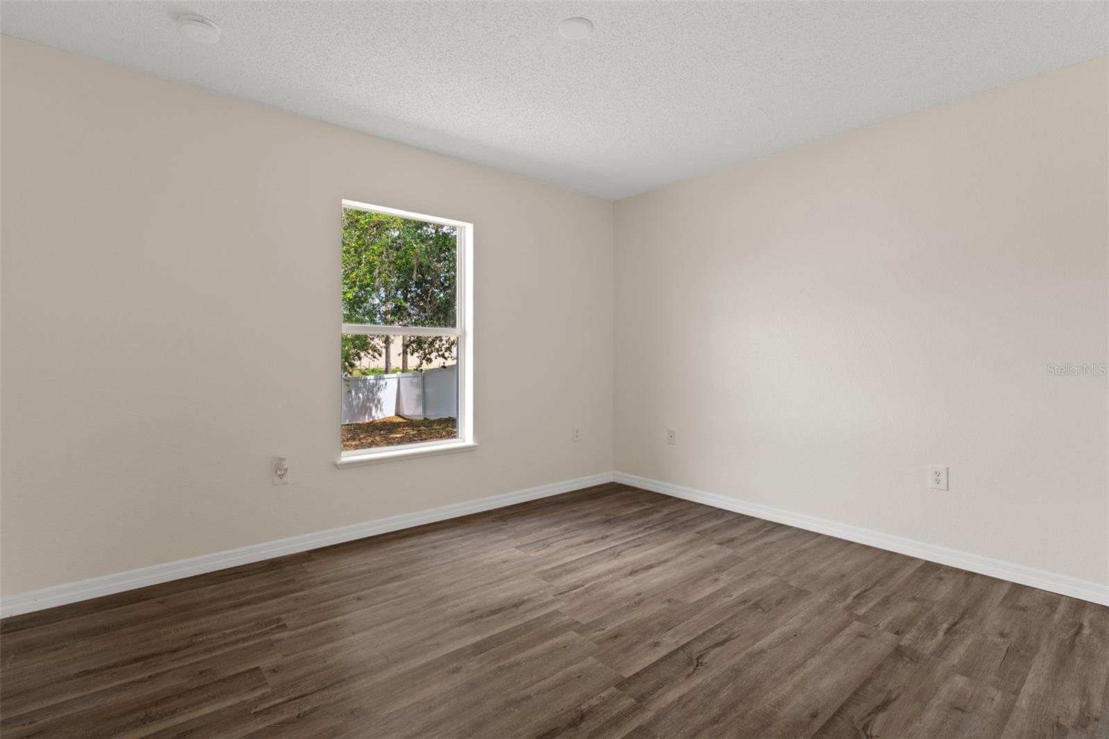 11005 Matterhorn Ct Property Photo 31