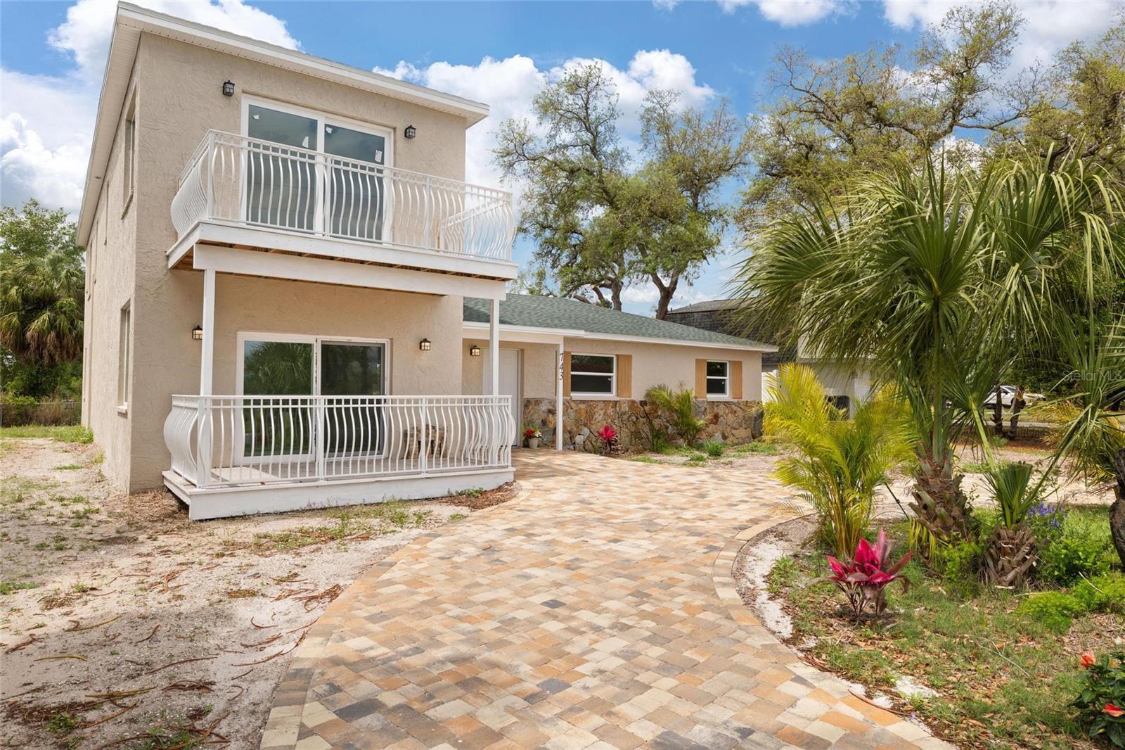743 Bayshore Dr Property Photo 3