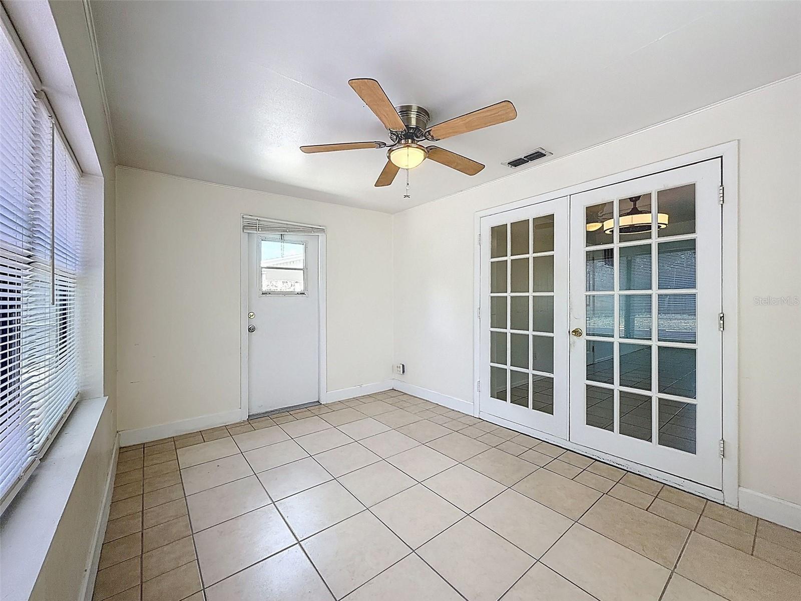 4130 Crestfield Ave Property Photo 3