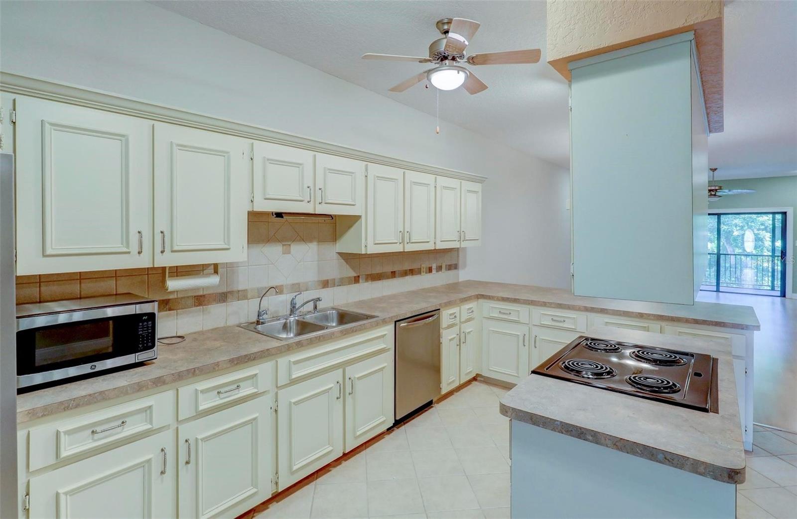 7032 River Run Blvd Property Photo 5