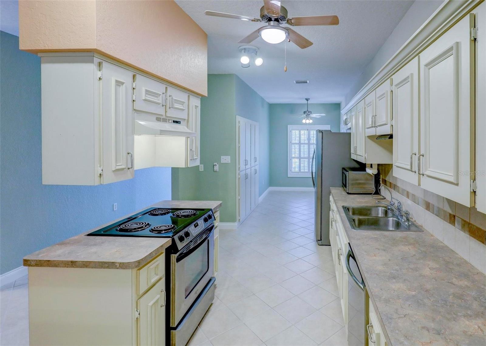 7032 River Run Blvd Property Photo 6