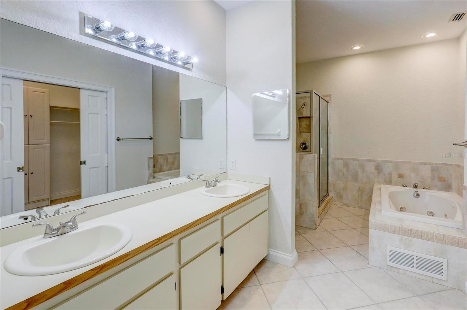 7032 River Run Blvd Property Photo 16