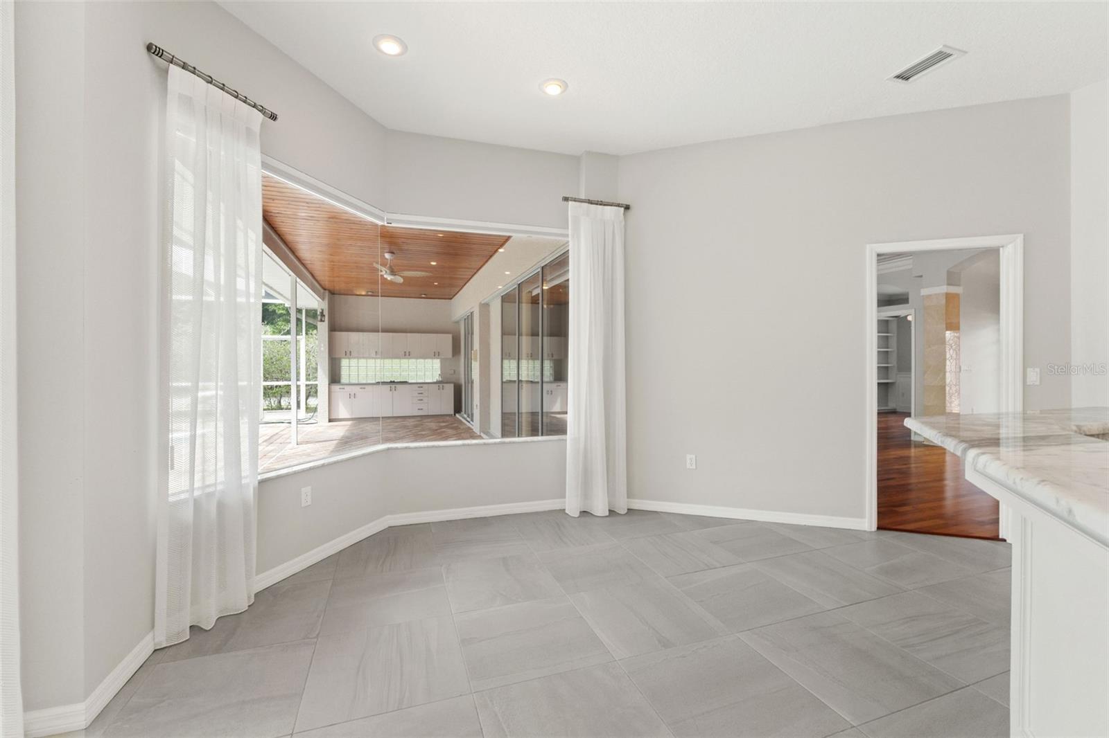 6153 New Osprey Pt Property Photo 24