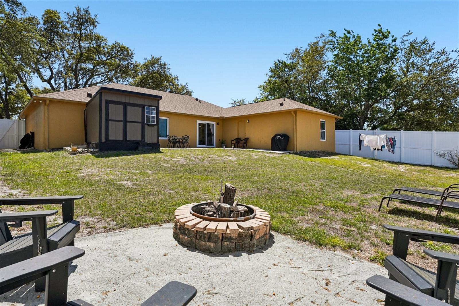 10423 Bradford St Property Photo 25