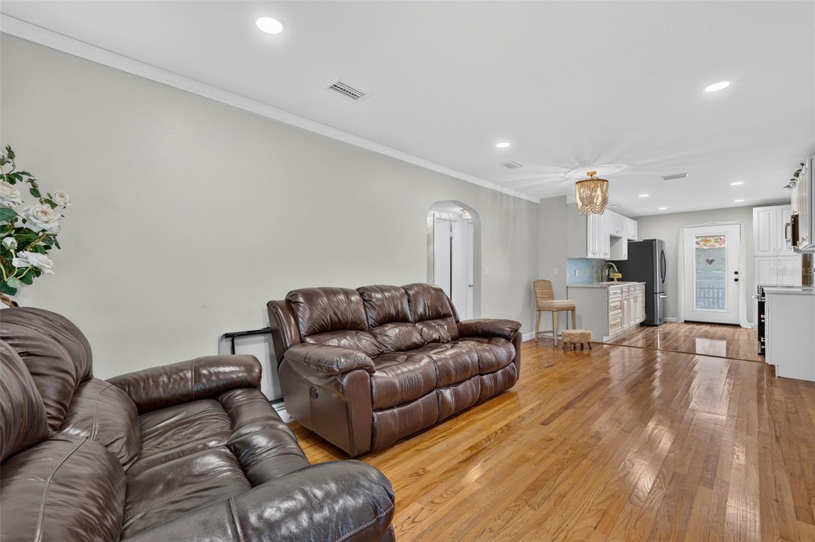 519 Norfolk St Property Photo 10
