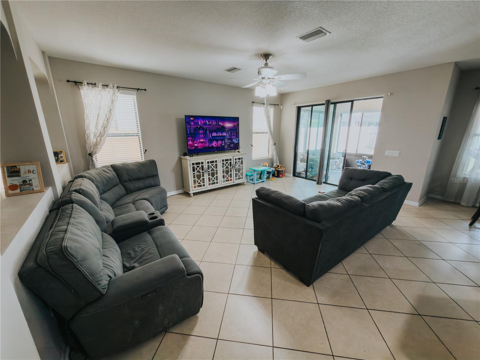 2514 Cross More St Property Photo 12