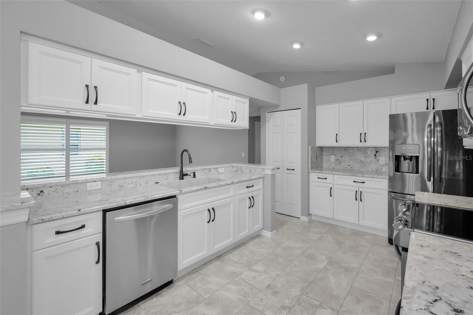 1300 Fallowfield Dr Property Photo 12