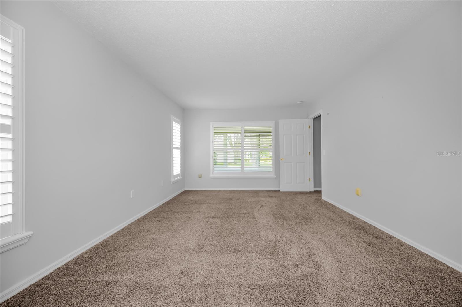 1300 Fallowfield Dr Property Photo 18