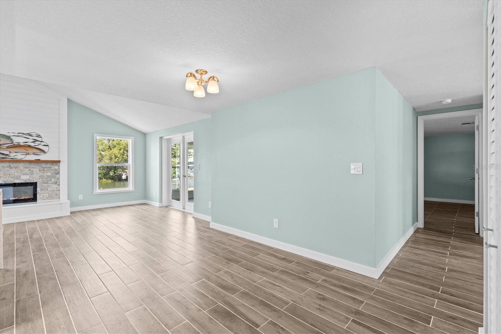 7427 Southwind Dr Property Photo 21