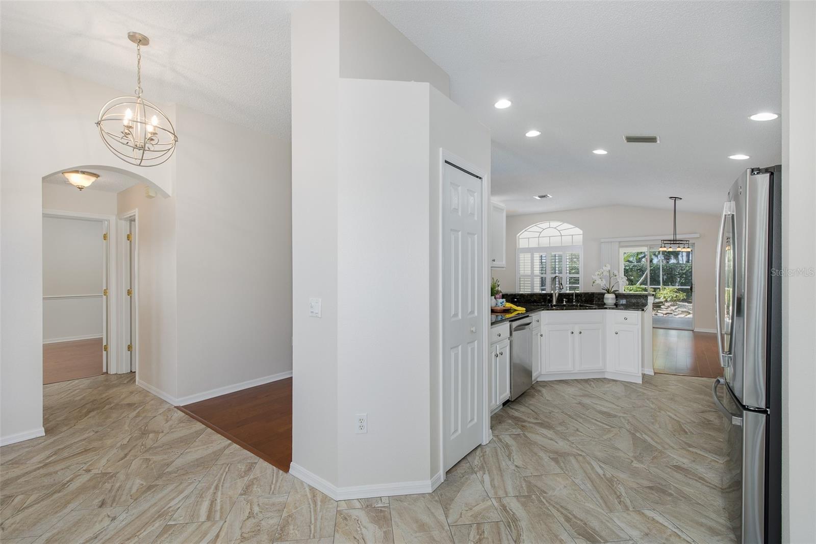 11428 Hidden Cove Ct Property Photo 8