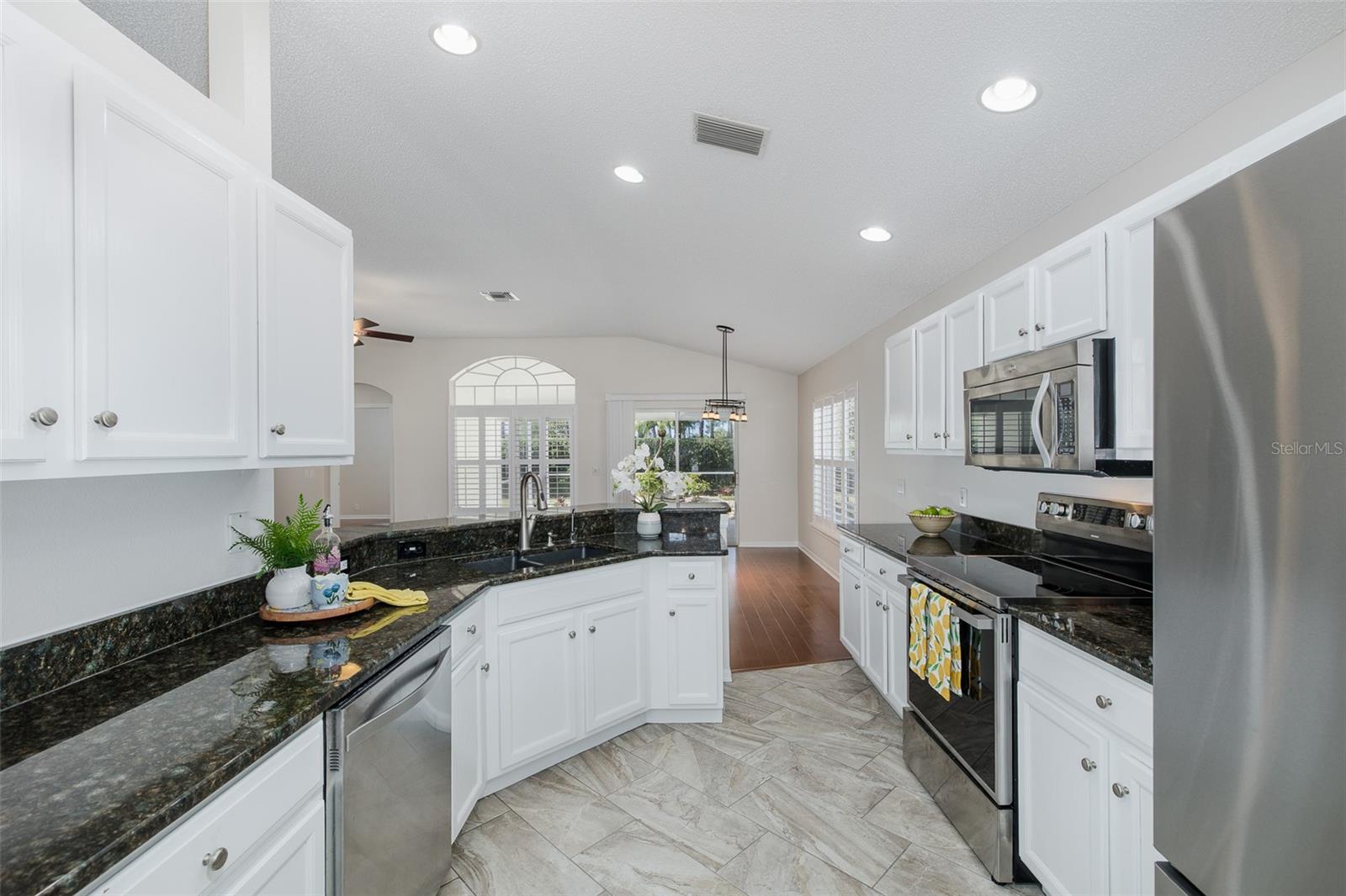 11428 Hidden Cove Ct Property Photo 10