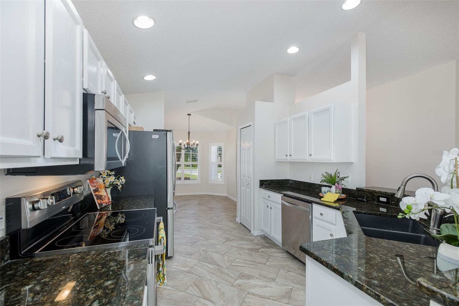 11428 Hidden Cove Ct Property Photo 12