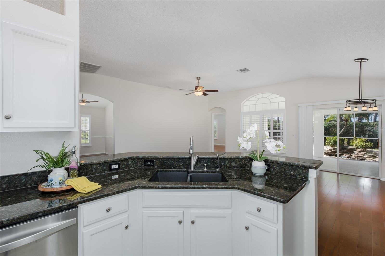 11428 Hidden Cove Ct Property Photo 13