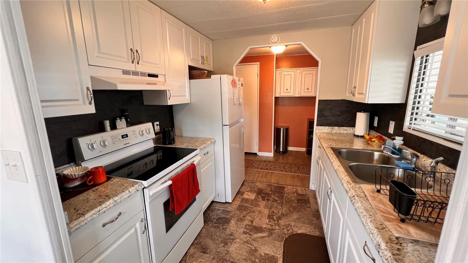 9287 Highpoint Blvd Property Photo 10