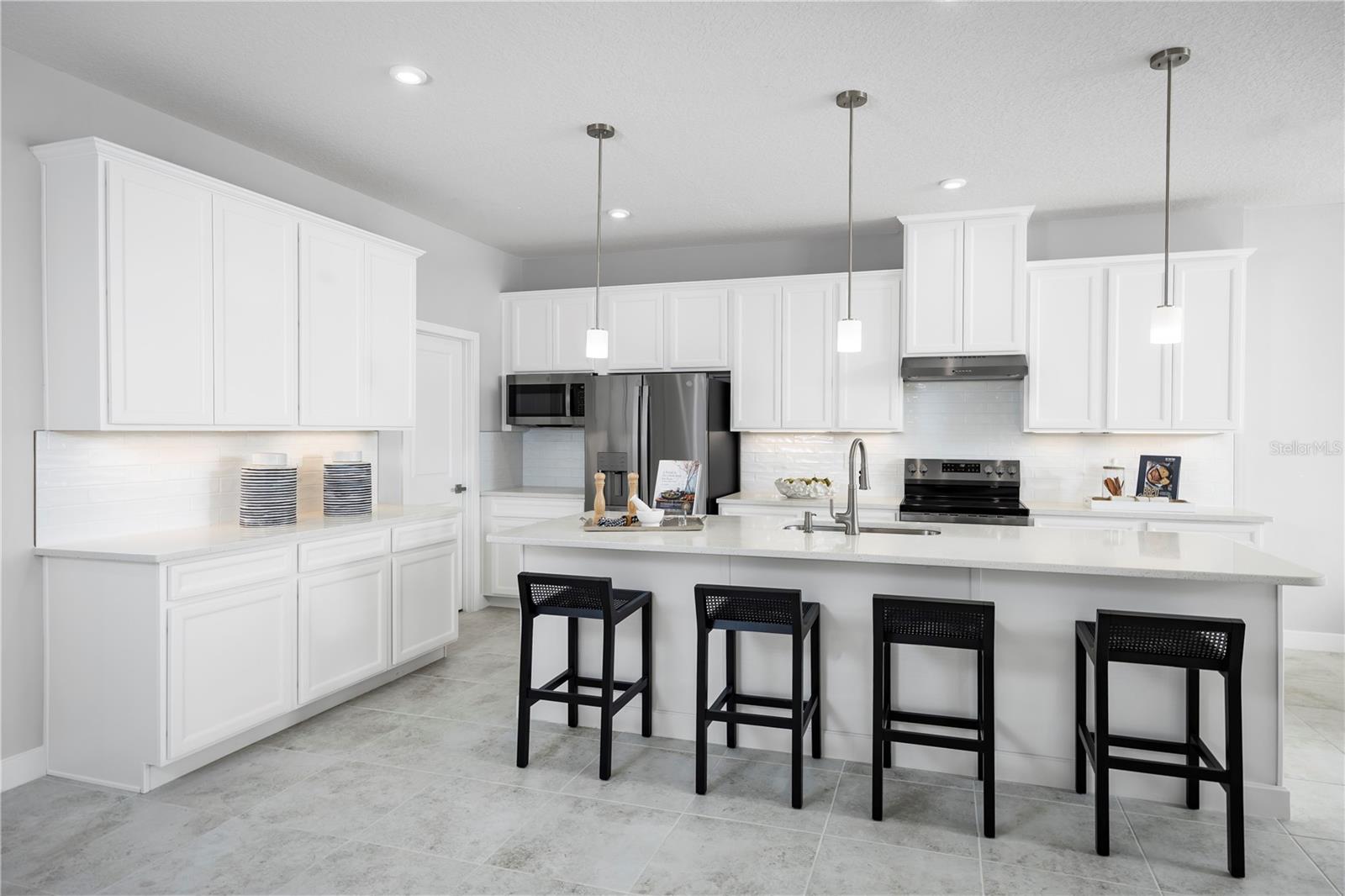 22145 Pine Grove Loop Property Photo 4