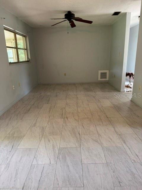 12 Spring Loop Property Photo 8