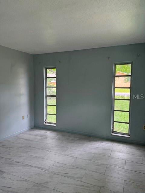 12 Spring Loop Property Photo 19
