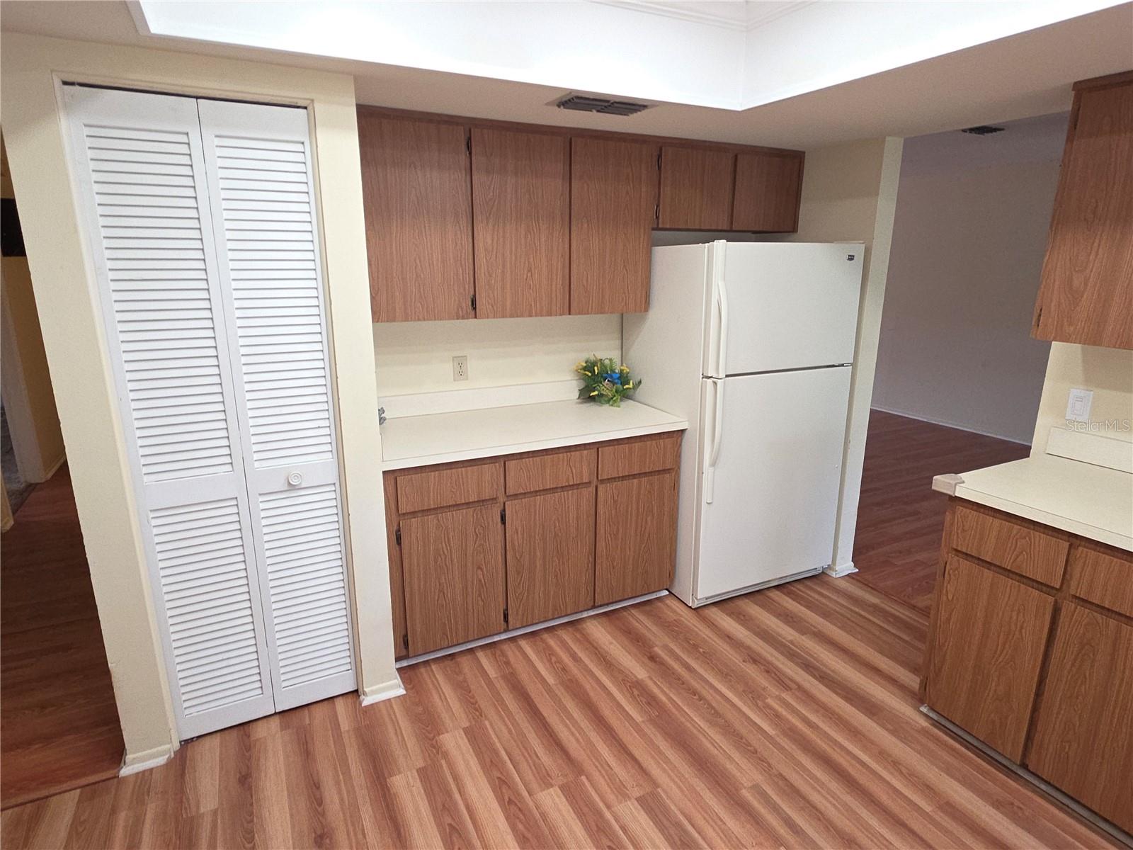6264 Darien Way Property Photo 5
