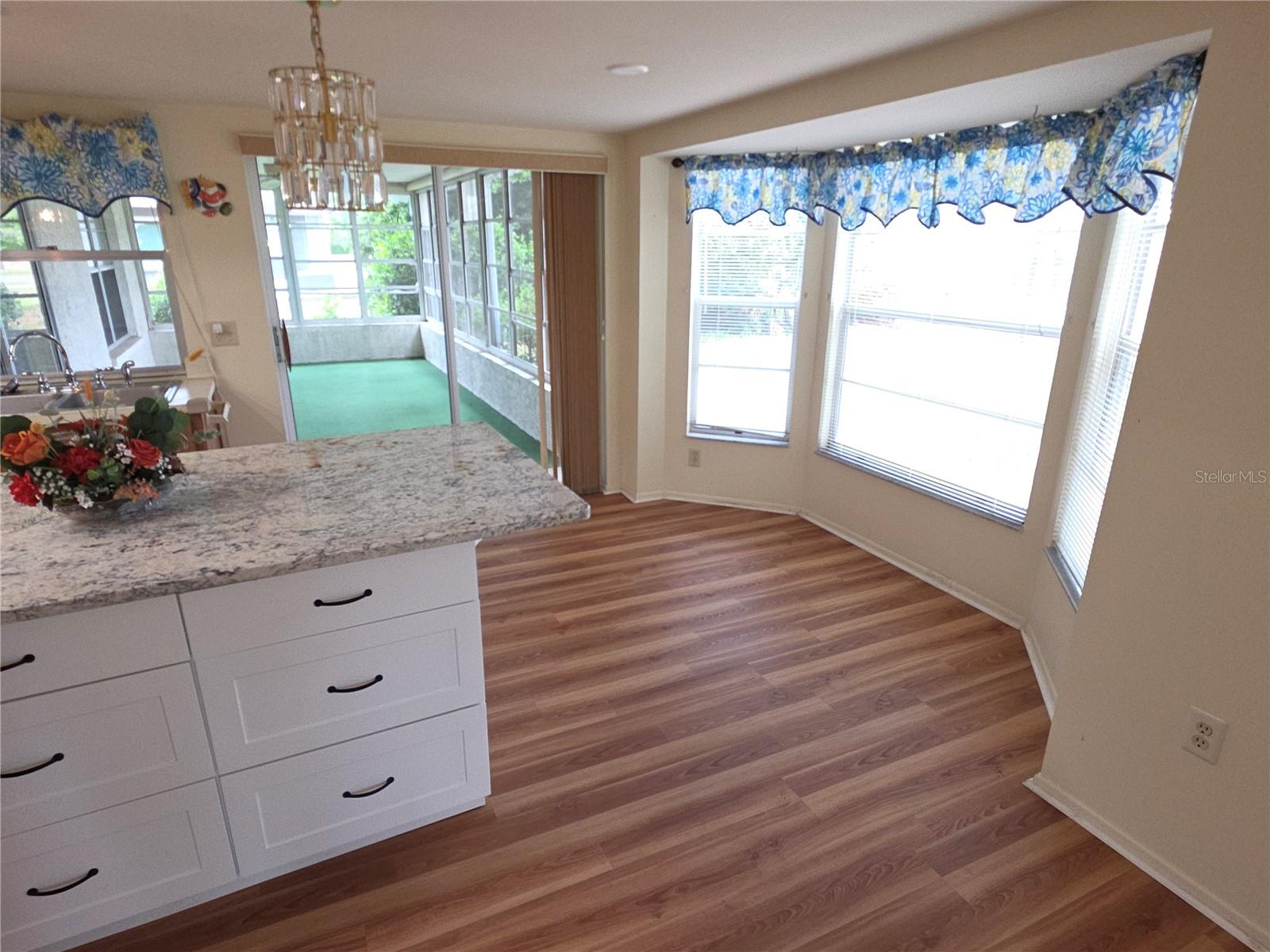 6264 Darien Way Property Photo 7