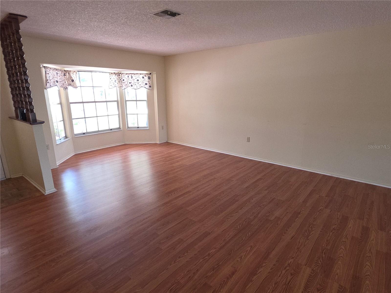 6264 Darien Way Property Photo 8