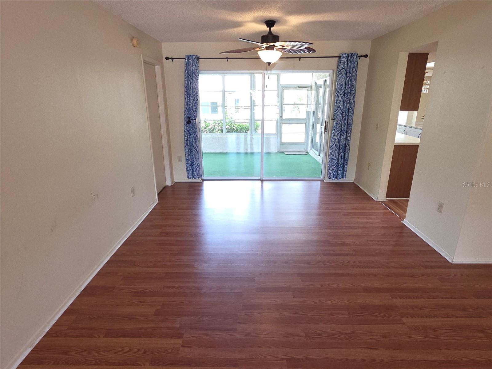 6264 Darien Way Property Photo 10