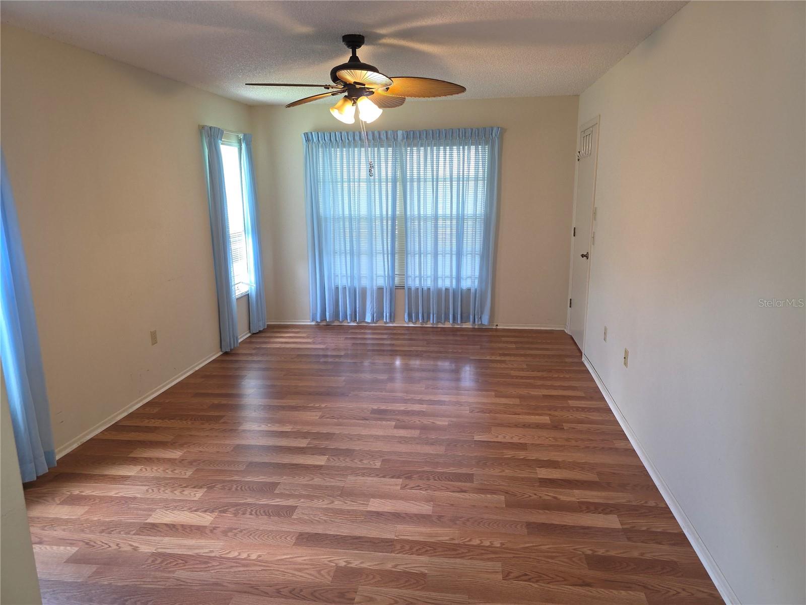 6264 Darien Way Property Photo 11
