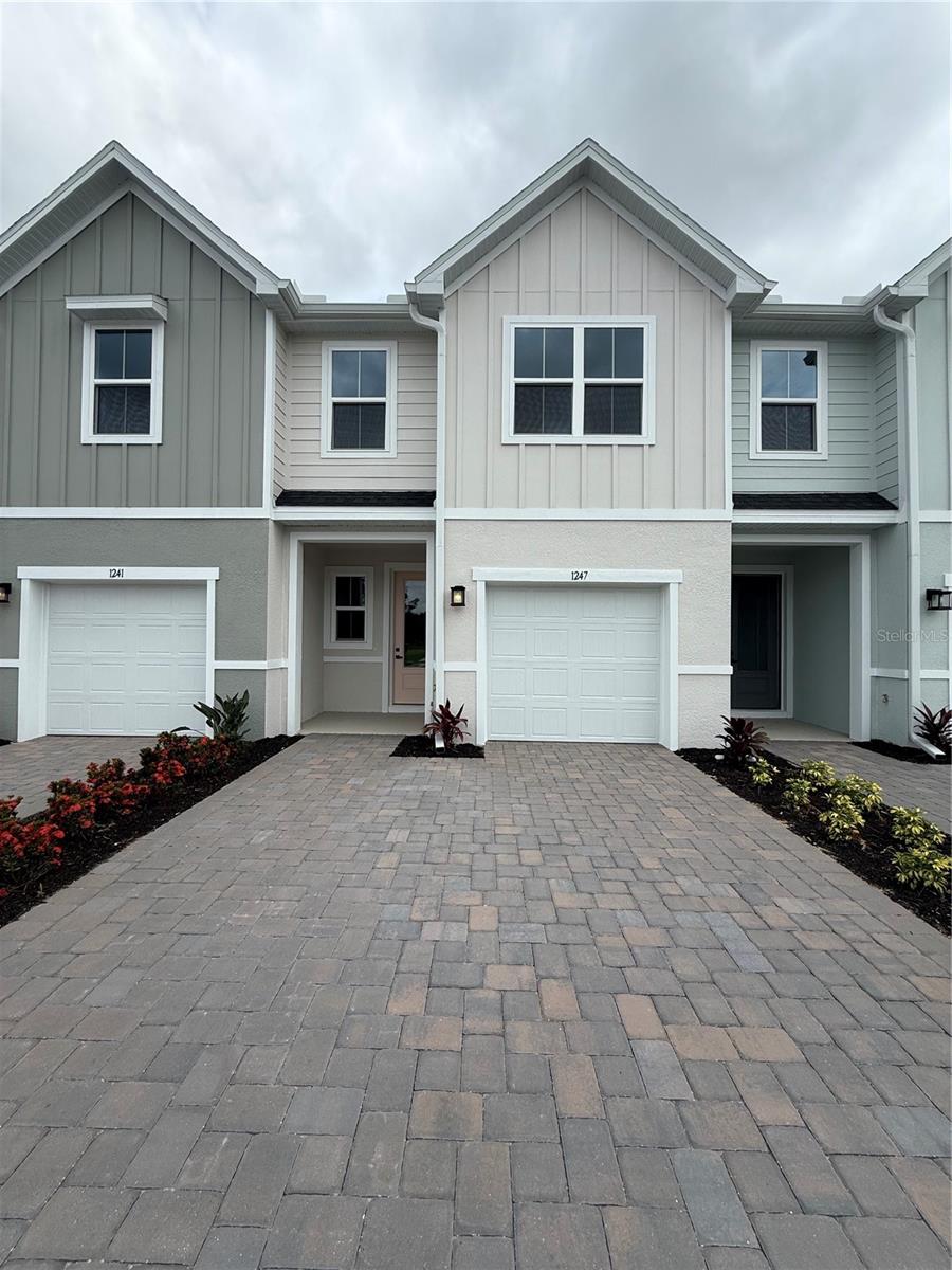1247 Pineywood Field Dr Property Photo 1