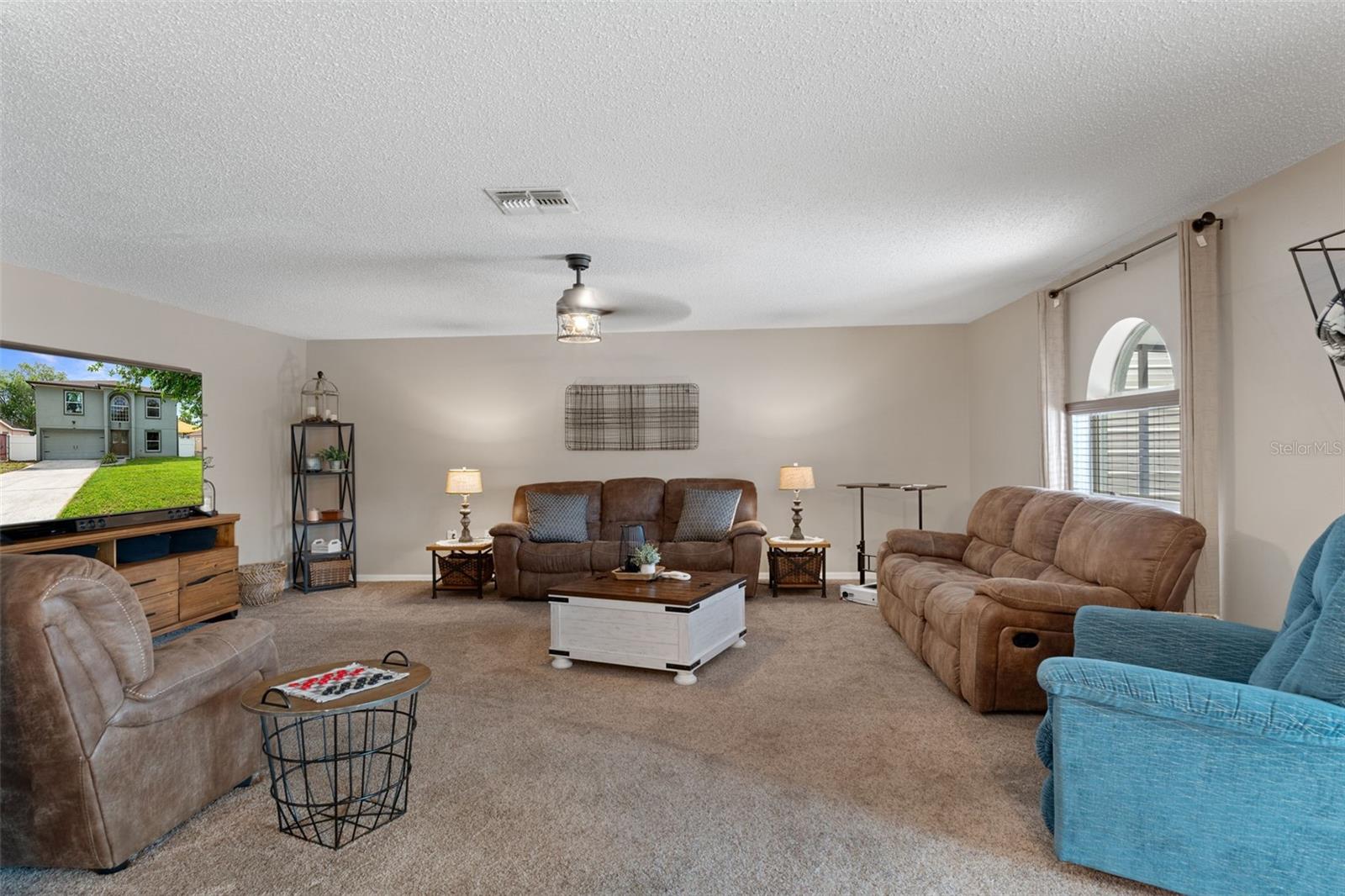 2451 Deltona Blvd Property Photo 19