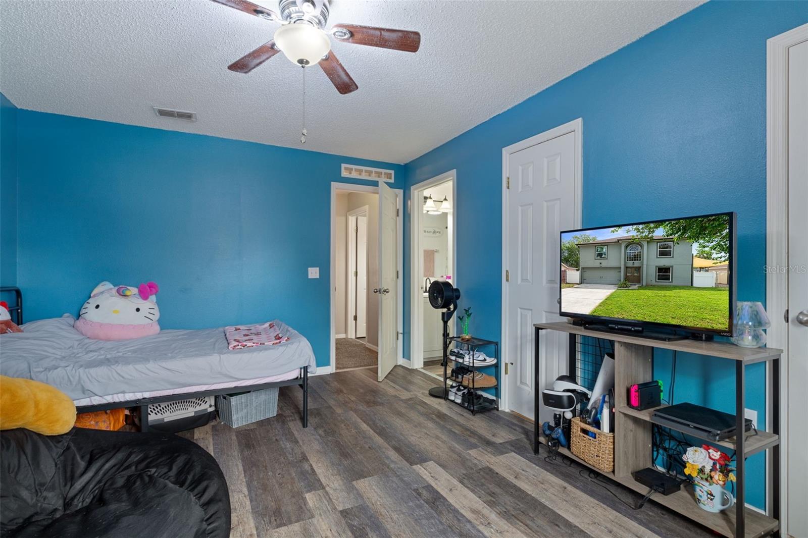 2451 Deltona Blvd Property Photo 37
