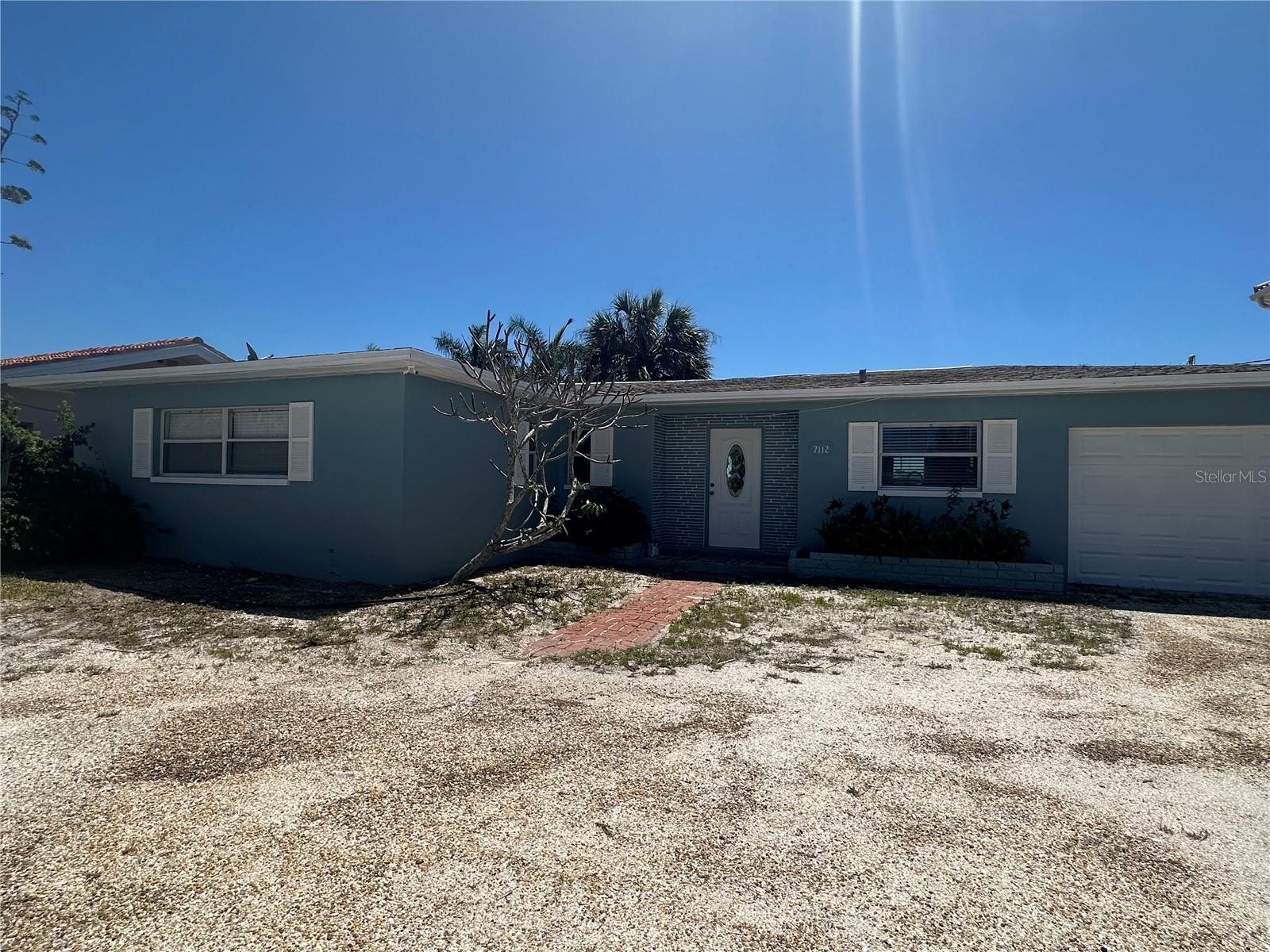 W7885357 Property Photo 2