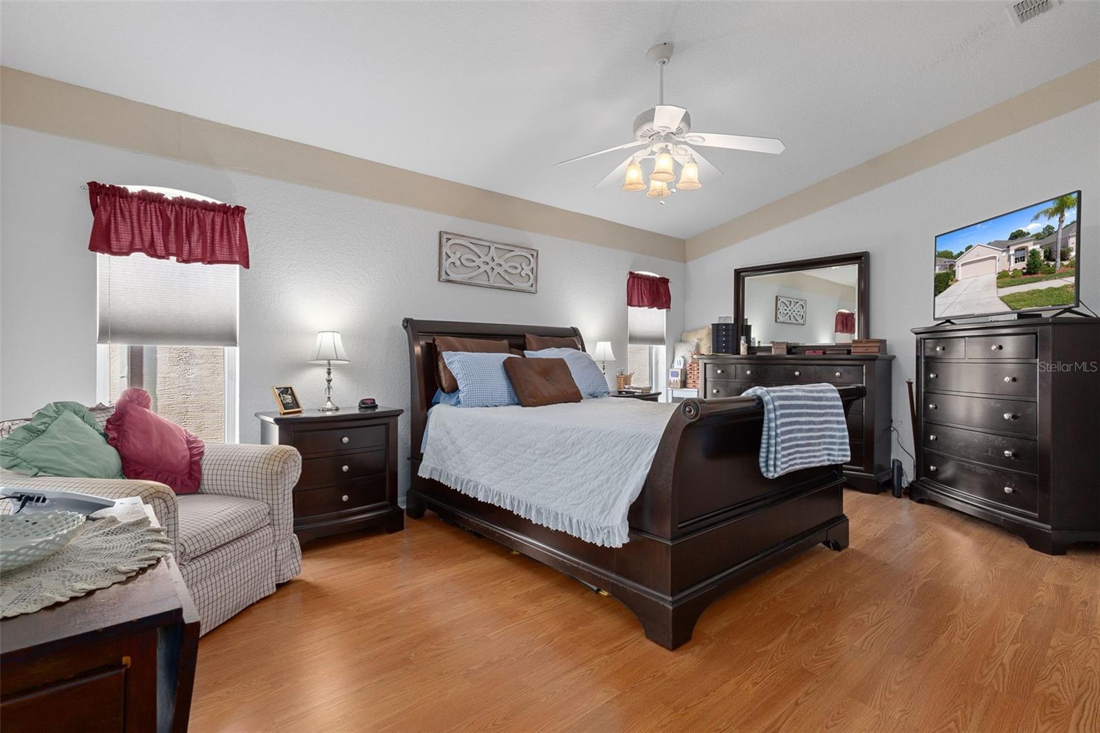 382 Royal Palm Way Property Photo 6