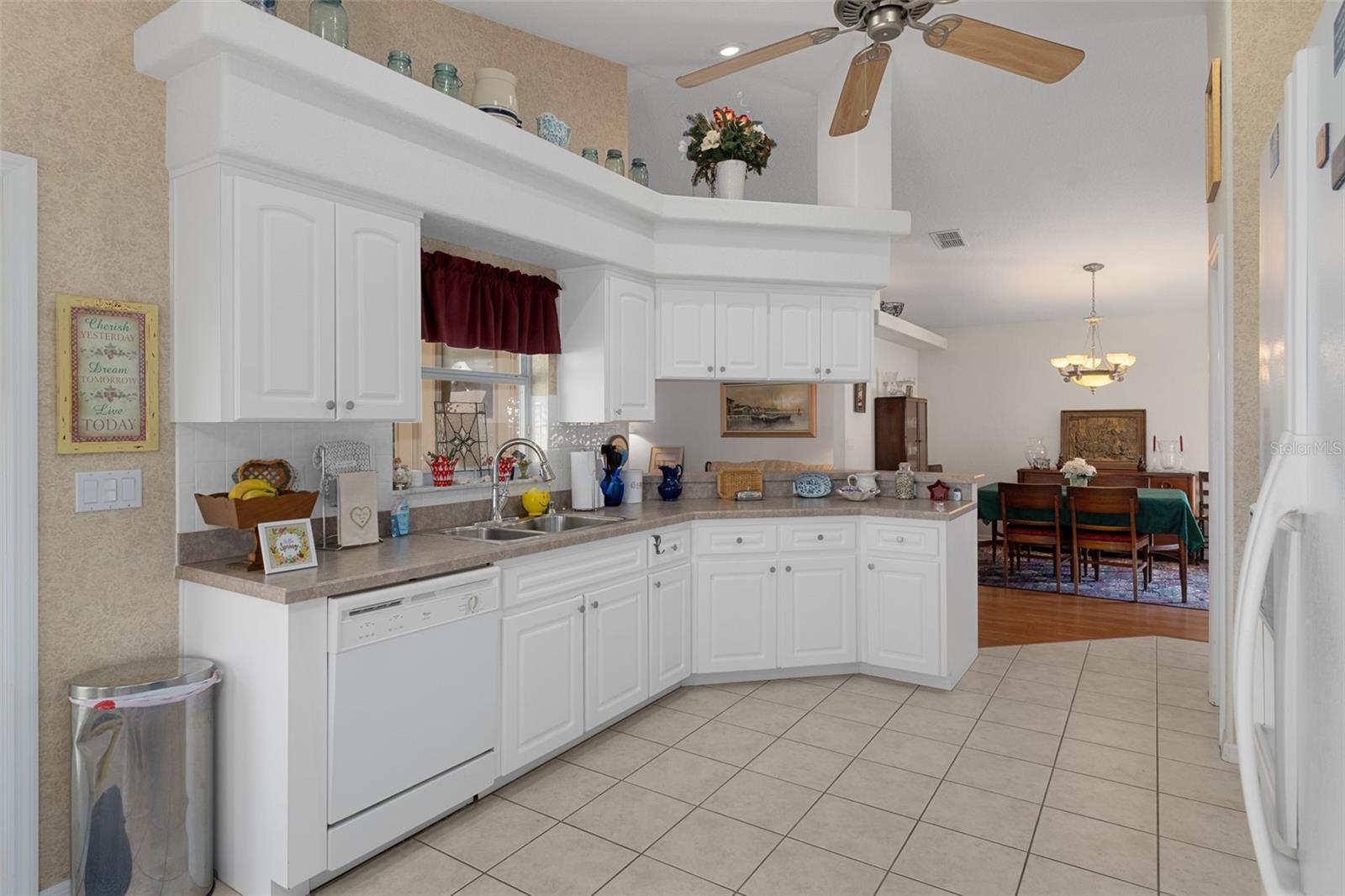 382 Royal Palm Way Property Photo 18