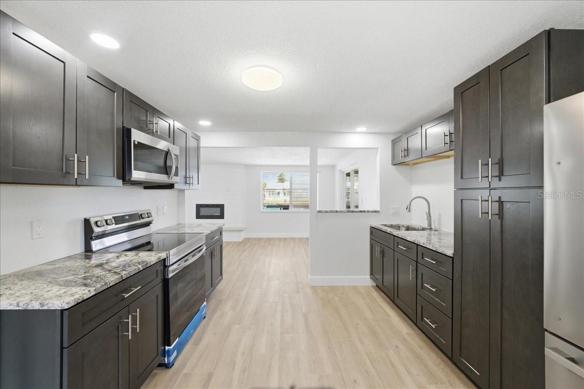 13902 Barnard Ave Property Photo 6