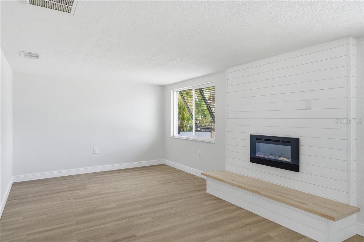 13902 Barnard Ave Property Photo 8