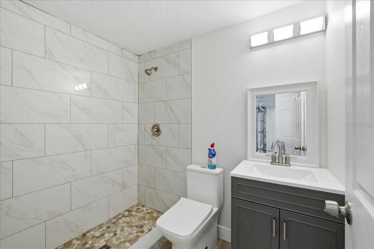13902 Barnard Ave Property Photo 13