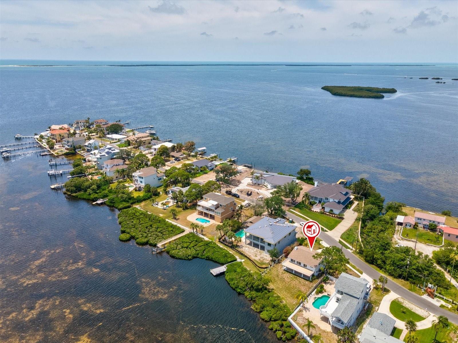1647 Sea Breeze Dr Property Photo 2